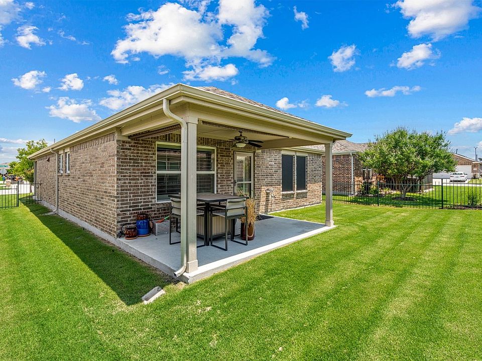 1st image of 1849 Breezy Ln
