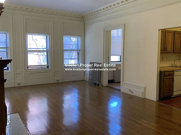 379 Commonwealth Ave. #3 Boston - Kenmore Unit Photo 2