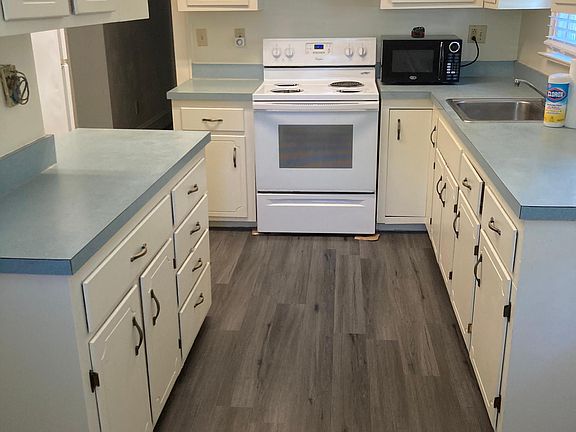 5th image of 1358 E Bayview Blvd