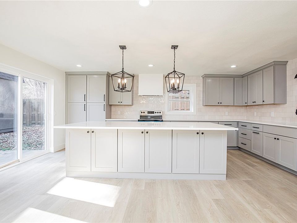 1st image of 37 Elizabeth Dr