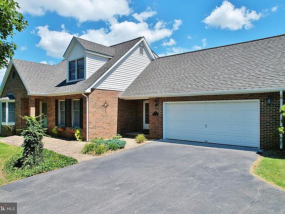 2nd image of 79 Sunset Ct