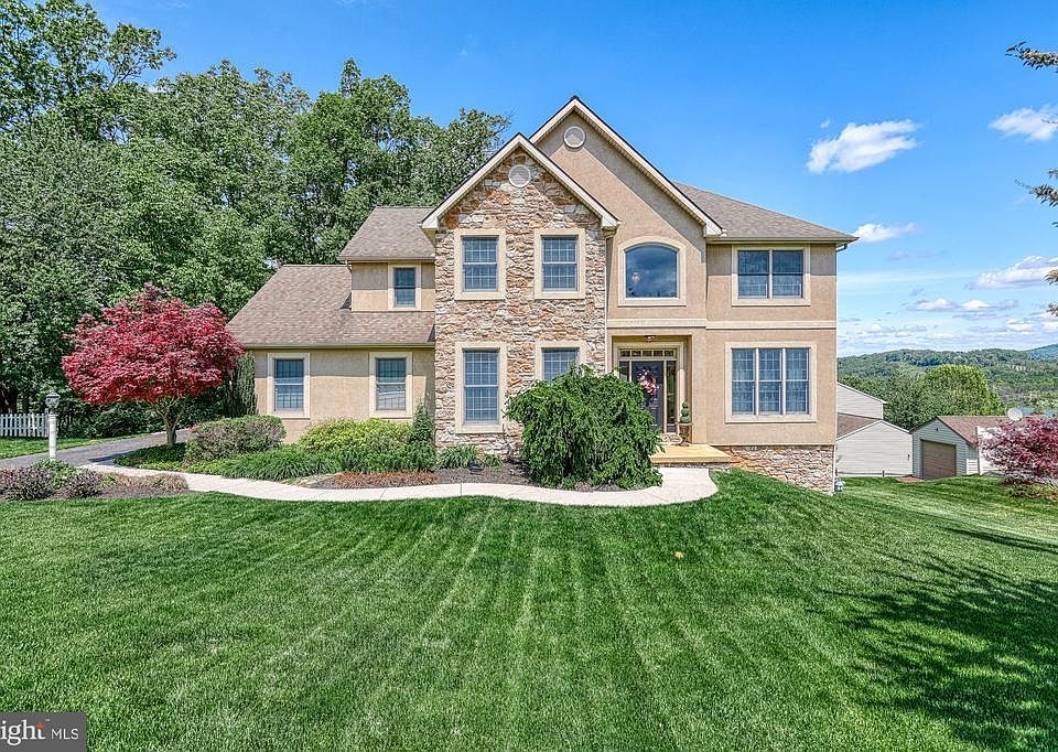 1st image of 641 Denny Ln