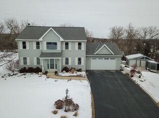 30840 Parkview Rd, Waterford, WI 53185