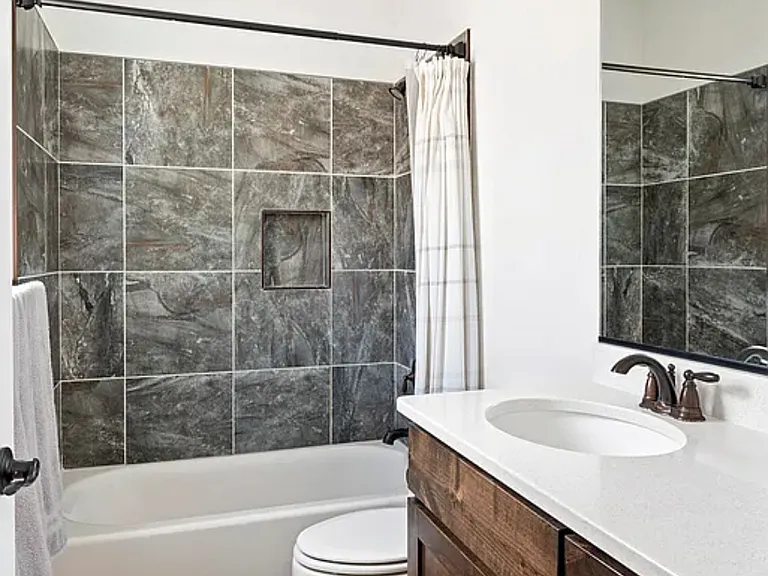 2305 S 630 W — Photo 9