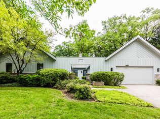 11 Elsinoor Dr, Lincolnshire, IL