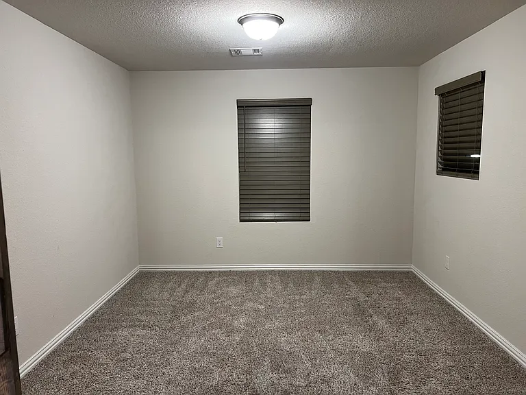 1425 Rolling Fox Dr — Photo 18