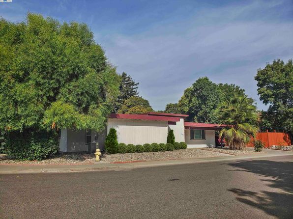 3107 Corona Dr, Davis, CA 95616