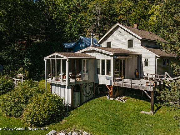 3rd image of 505 Clove Valley Road