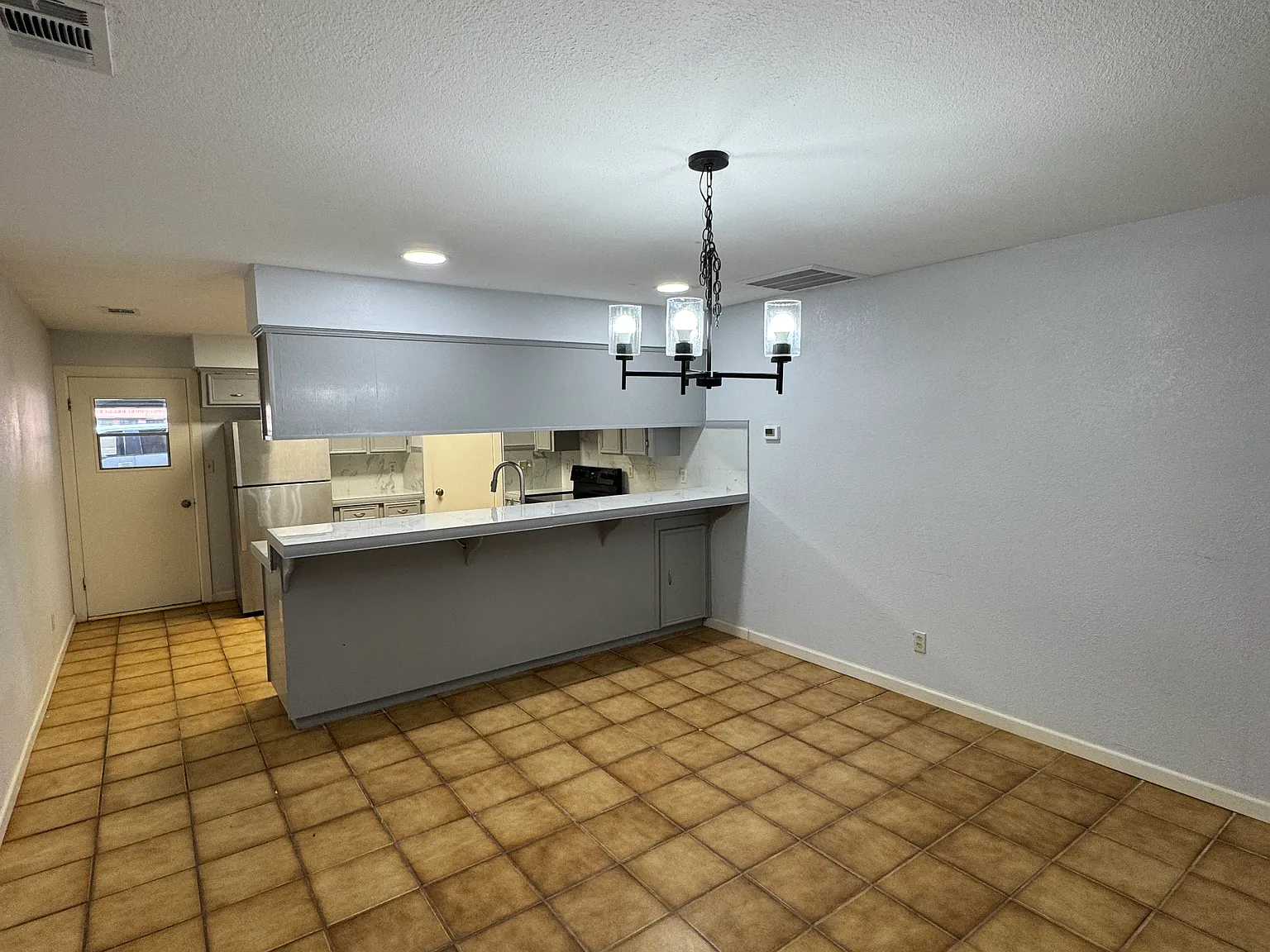2 bed, 1200 sqft, $1,200 — Photo 4