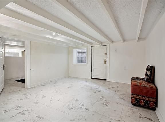 4th image of 1420 Valence St #G