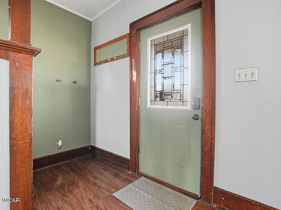 5th image of 807 E Main St