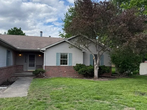 808 E Marshall St, Tolono, IL 61880