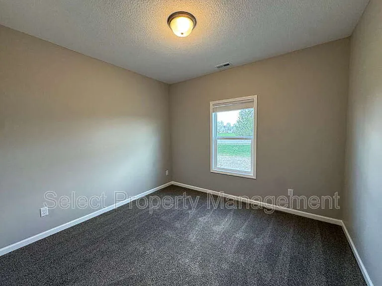 8796 Elmont Cv — Photo 11