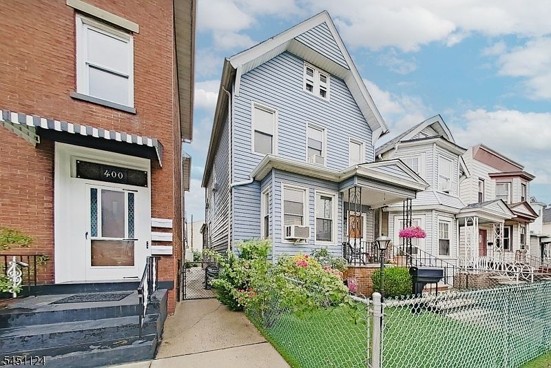 1st image of 402 Davis Ave