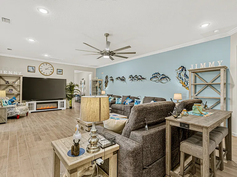 6691 Cameo Dr — Photo 4