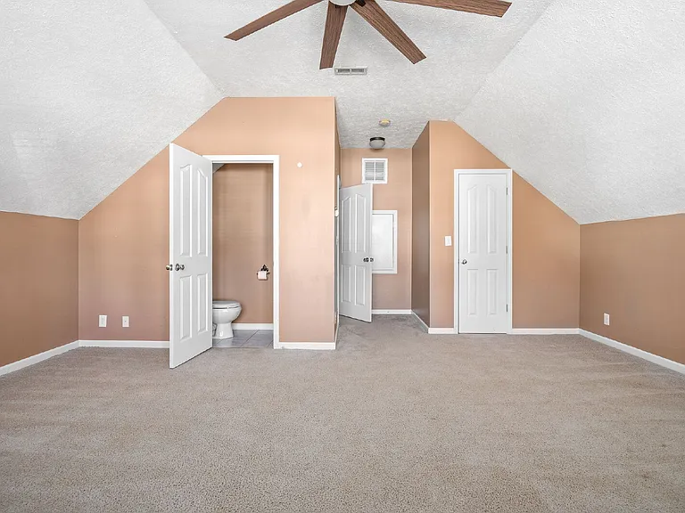 3565 Southwood Dr — Photo 23