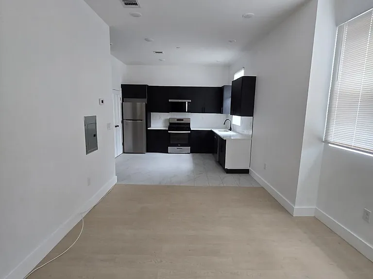 98 Clinton Ave #101AA — Photo 4