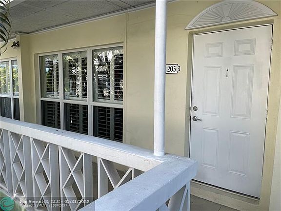 2nd image of 2124 NE 5th Ave APT 205