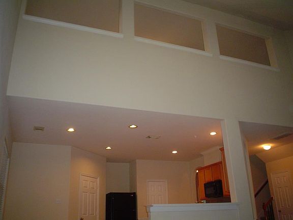5th image of 2027 Creek Run Dr