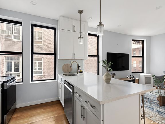 5th image of 11 1/2 W 84th St APT 4D