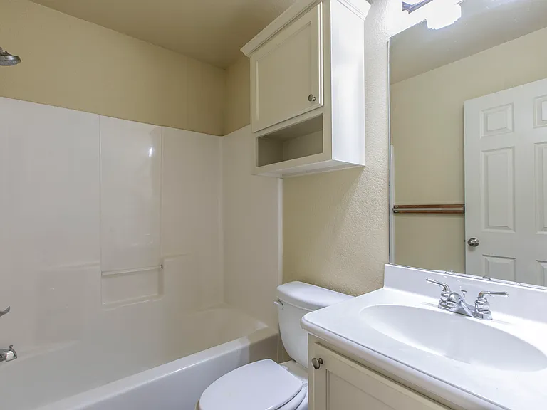 111 Meadow Park Cir #111 — Photo 6