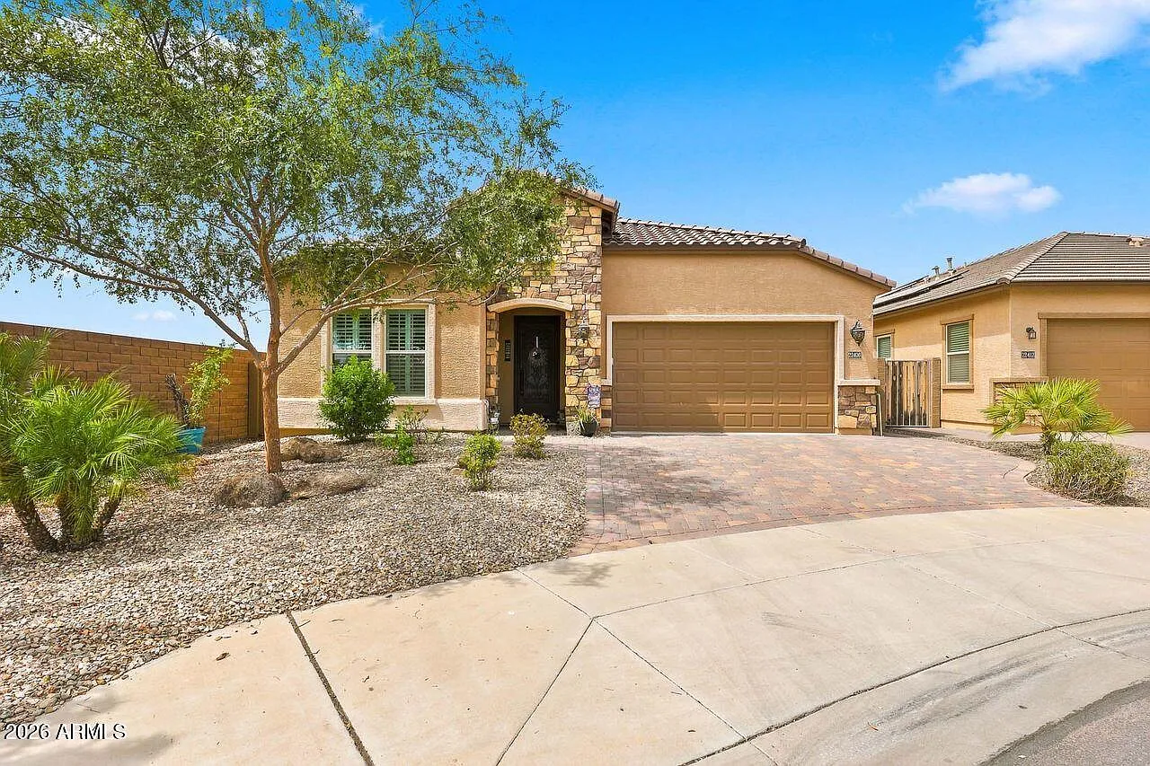 4 bed, 3.0 bath, 2387 sqft, $2,900 — Photo 1