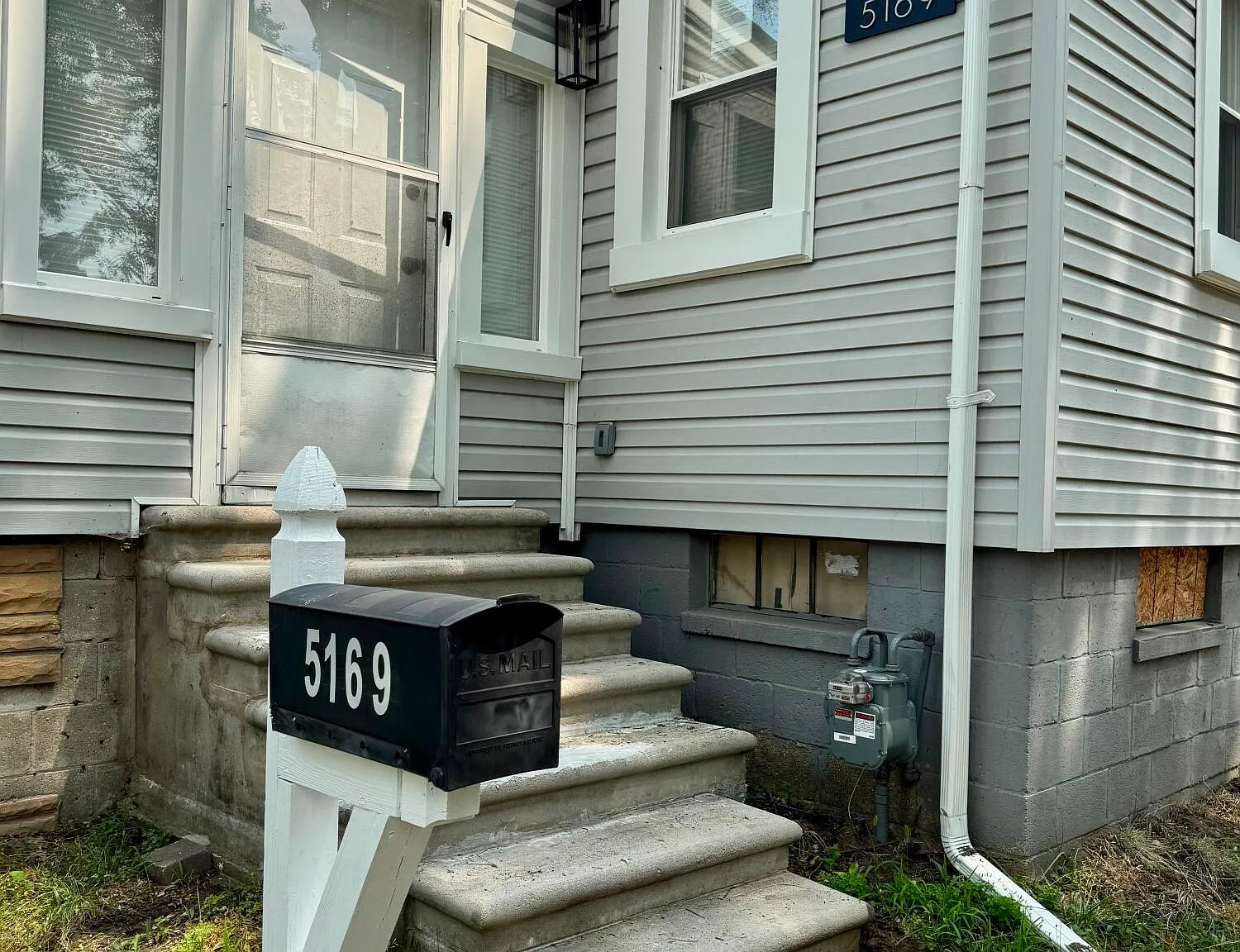 3 bed, 1.0 bath, 1020 sqft, $1,800 — Photo 3