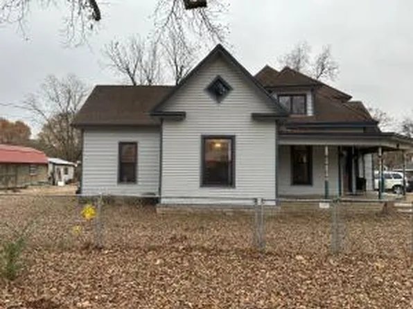 1116 N 3rd St, Dardanelle, AR 72834