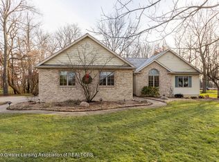 8431 Country Farm Ln, Laingsburg, MI 48848