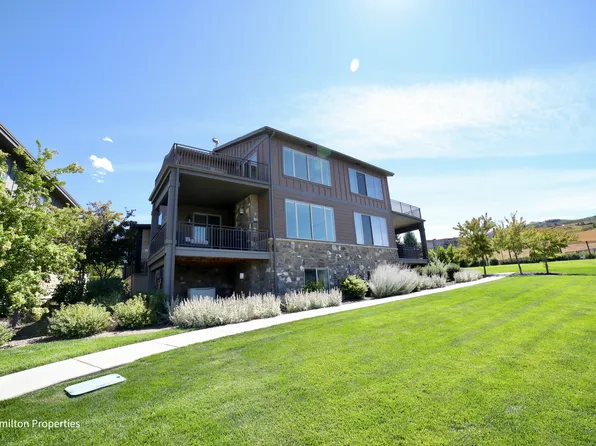 817 S Edgewater Ct, Huntsville, UT 84317