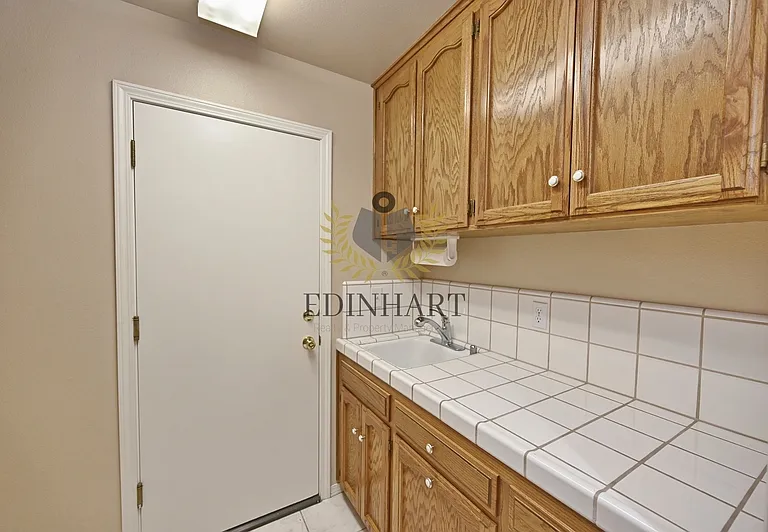 3750 W Vincent Ln — Photo 32