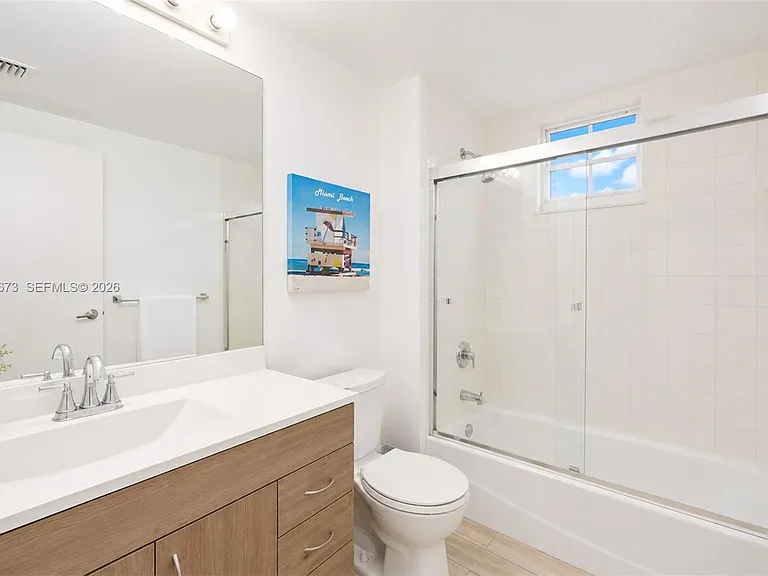 185 SE 14th Ter #1410 — Photo 10