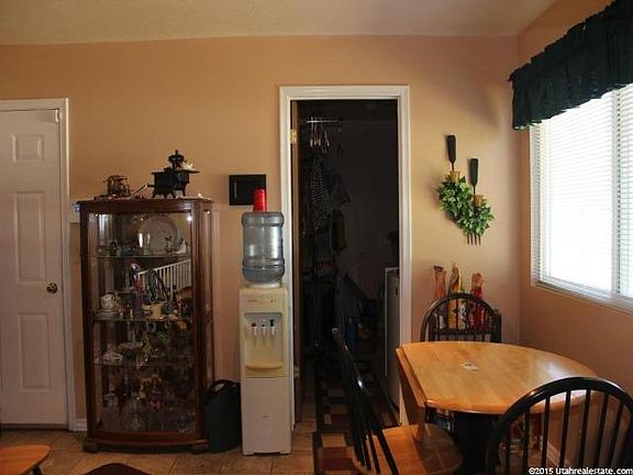 5th image of 3002 W Kronborg Cir