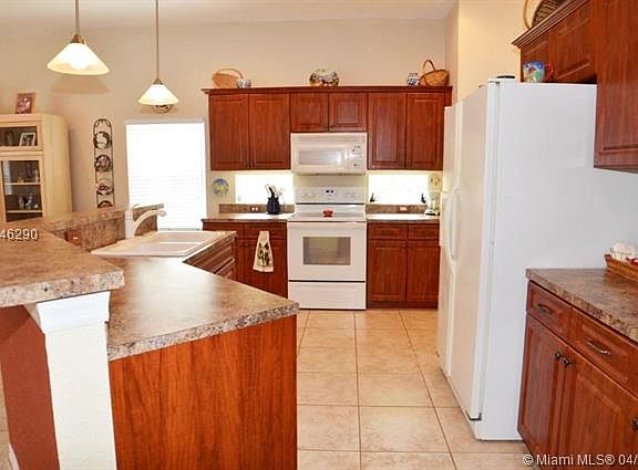 5th image of 16346 NW 14th St