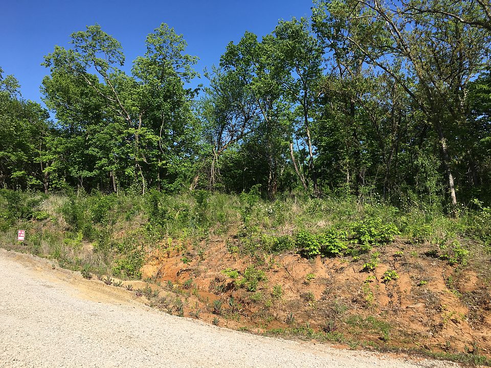 3.11 acres of pretty forest!