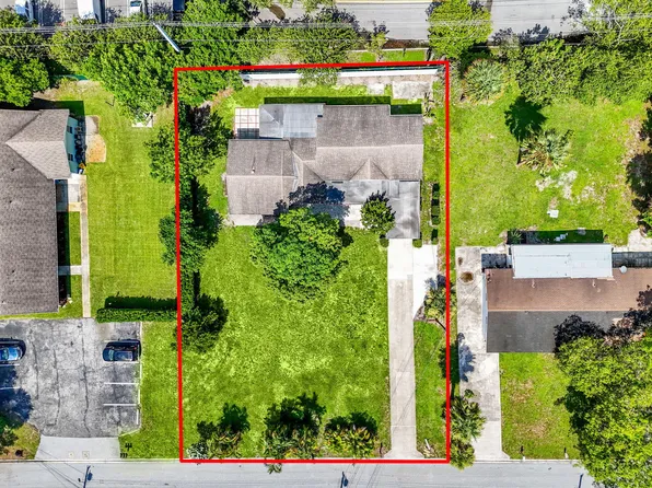 8941 Sunset Drive, Palm Beach Gardens, FL 33410