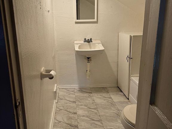 5th image of 46 N Henderson Ave #2