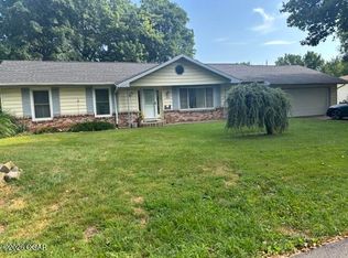 1013 Hawthorn St, Carthage, MO 64836