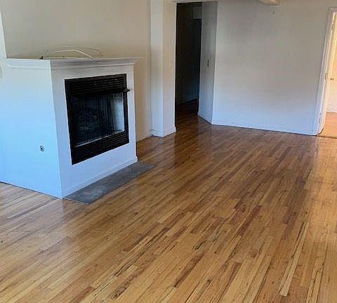 3rd image of 140A Hoyt St #2J