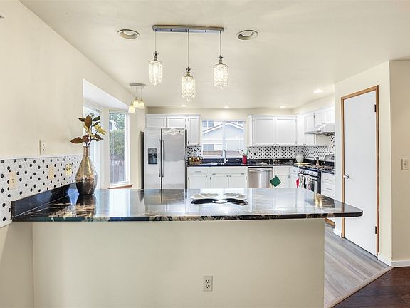 5th image of 2909 47th Street NE