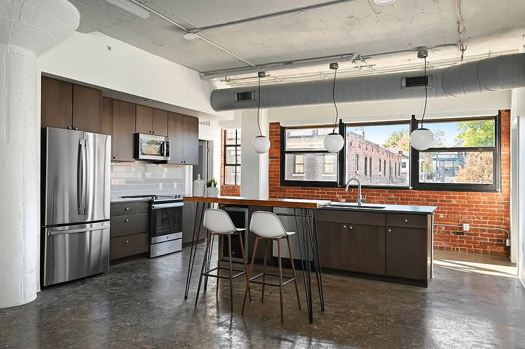 The Monarch Apartments — Photo 1