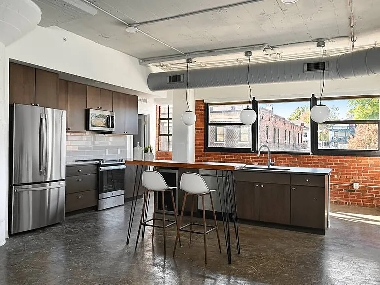 The Monarch Apartments — Photo 1