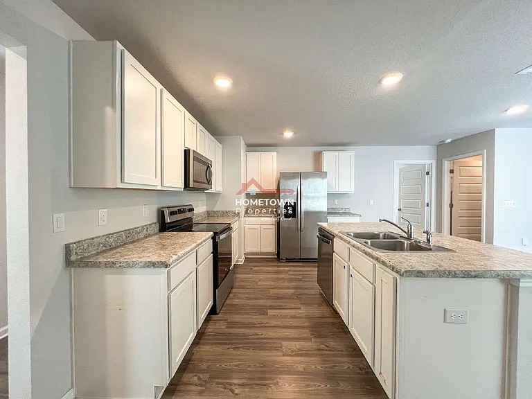 5257 Peach Dr — Photo 8