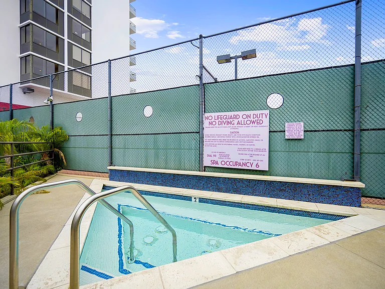 343 Pioneer Dr #1703 — Photo 32