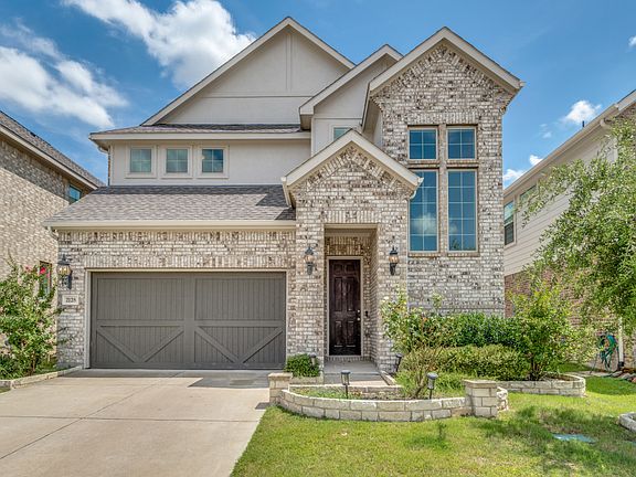 2nd image of 2128 Ella Ln