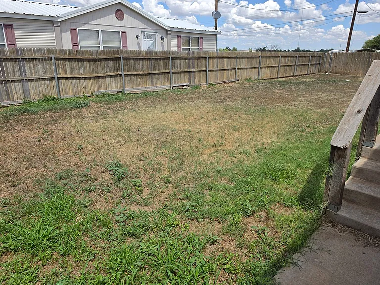 1617 E Brazos St — Photo 39