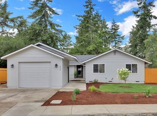 2039 Willow St, Florence, OR 97439