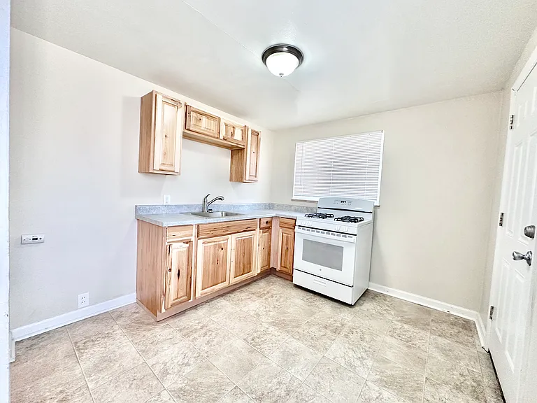 Unit 3 1x1 Top Floor