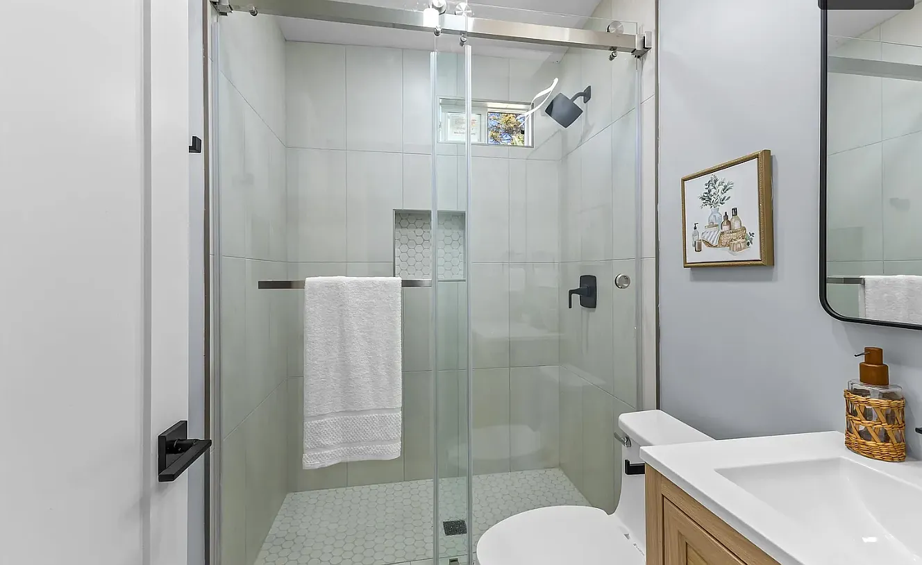 4 bed, 1126 sqft, $8,000 — Photo 3