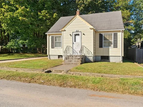 23 Lexington Ave, West Warwick, RI 02893